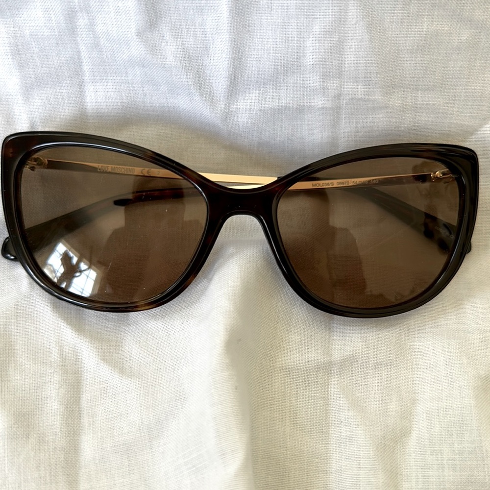 Love Moschino sunglasses